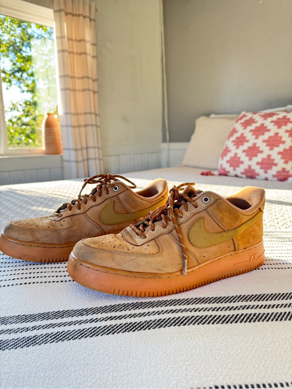 Nike Men's Tan and Olive Low-Top Sneakers